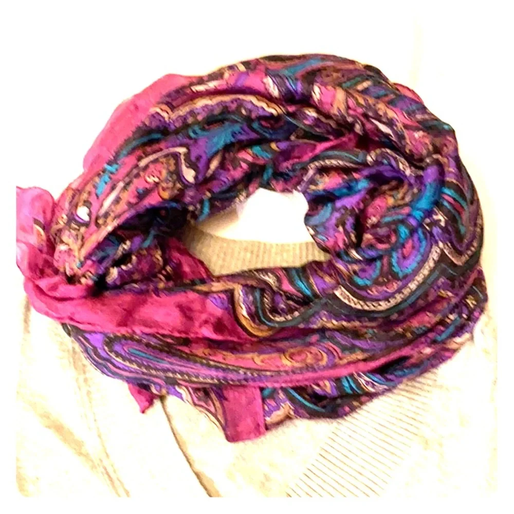 AUTHENTIC LARGE SILK PAISLEY SCARF FROM INDIA ⭐️⭐️⭐️⭐️⭐️ - Picture 4 of 7